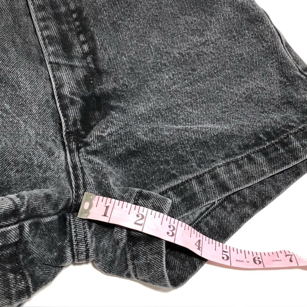 Guess Vintage 80,s Black High-Rise Denim Shorts - Picture 7 of 9